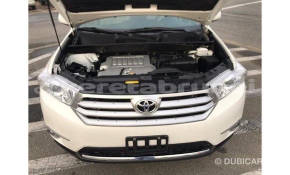 Buy Import Toyota Highlander White Car in Import - Dubai in Belait Buy Import Toyota Highlander White Car in Import - Dubai in Belait