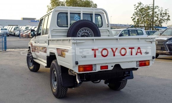 Buy Import Toyota Land Cruiser White Car in Import - Dubai in Belait Buy Import Toyota Land Cruiser White Car in Import - Dubai in Belait