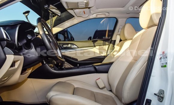 Buy Import Nissan Maxima White Car in Import - Dubai in Belait Buy Import Nissan Maxima White Car in Import - Dubai in Belait