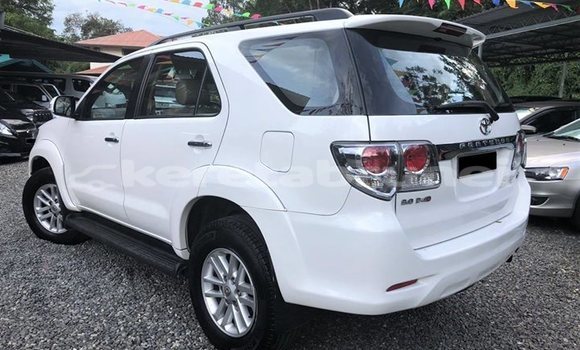 Buy Used Toyota Fortuner White Car in Bandar Seri Begawan in Brunei-Muara Buy Used Toyota Fortuner White Car in Bandar Seri Begawan in Brunei-Muara
