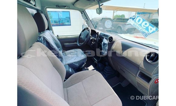 Buy Import Toyota Land Cruiser Beige Car in Import - Dubai in Belait Buy Import Toyota Land Cruiser Beige Car in Import - Dubai in Belait