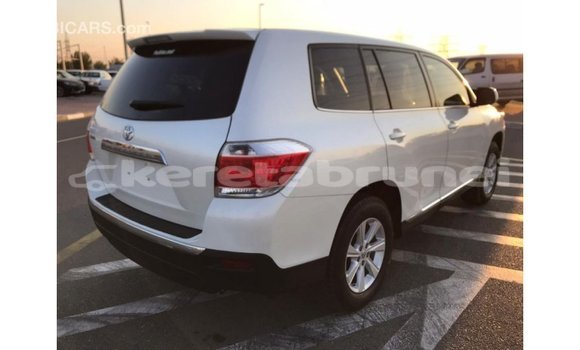 Buy Import Toyota Highlander White Car in Import - Dubai in Belait Buy Import Toyota Highlander White Car in Import - Dubai in Belait