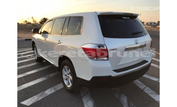 Buy Import Toyota Highlander White Car in Import - Dubai in Belait Buy Import Toyota Highlander White Car in Import - Dubai in Belait