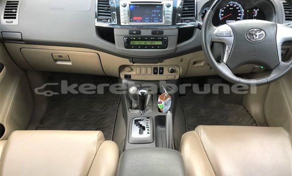 Buy Used Toyota Fortuner White Car in Bandar Seri Begawan in Brunei-Muara Buy Used Toyota Fortuner White Car in Bandar Seri Begawan in Brunei-Muara