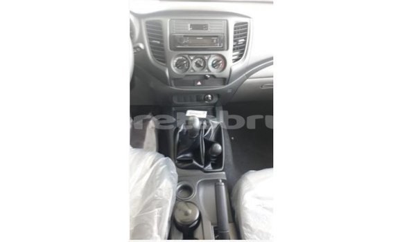 Buy Import Mitsubishi L200 White Car in Import - Dubai in Belait