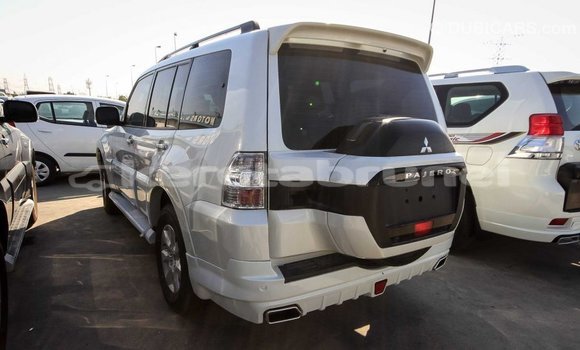 Buy Import Mitsubishi Pajero White Car in Import - Dubai in Belait Buy Import Mitsubishi Pajero White Car in Import - Dubai in Belait