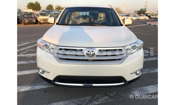 Buy Import Toyota Highlander White Car in Import - Dubai in Belait Buy Import Toyota Highlander White Car in Import - Dubai in Belait