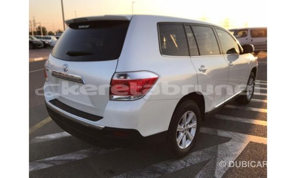 Buy Import Toyota Highlander White Car in Import - Dubai in Belait Buy Import Toyota Highlander White Car in Import - Dubai in Belait