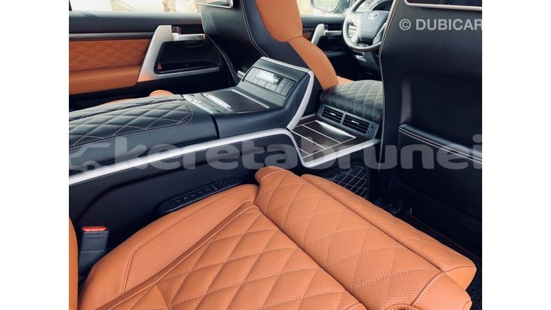 Big with watermark toyota land cruiser belait import dubai 2062