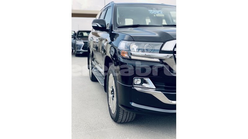 Big with watermark toyota land cruiser belait import dubai 2062