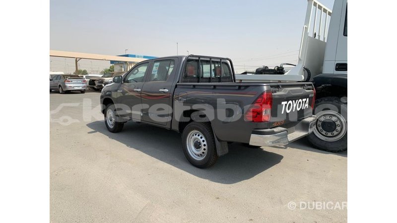 Big with watermark toyota hilux belait import dubai 2064