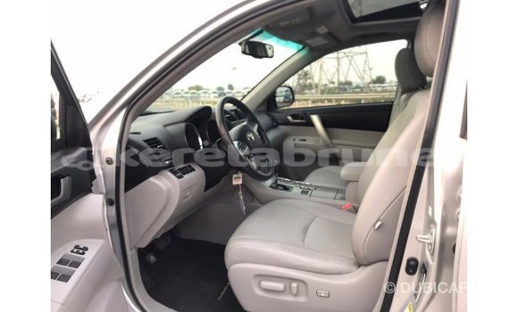 Buy Import Toyota Highlander Other Car in Import - Dubai in Belait Buy Import Toyota Highlander Other Car in Import - Dubai in Belait