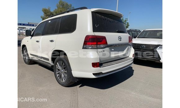 Buy Import Toyota Land Cruiser White Car in Import - Dubai in Belait Buy Import Toyota Land Cruiser White Car in Import - Dubai in Belait