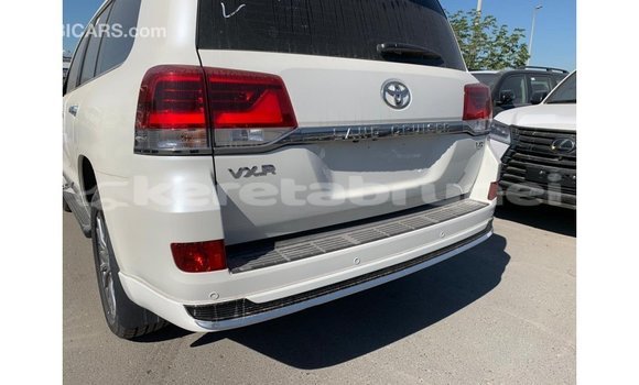 Buy Import Toyota Land Cruiser White Car in Import - Dubai in Belait Buy Import Toyota Land Cruiser White Car in Import - Dubai in Belait