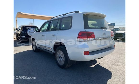 Buy Import Toyota Land Cruiser White Car in Import - Dubai in Belait Buy Import Toyota Land Cruiser White Car in Import - Dubai in Belait