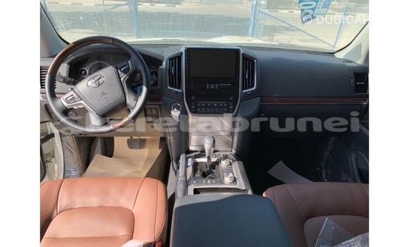 Buy Import Toyota Land Cruiser White Car in Import - Dubai in Belait Buy Import Toyota Land Cruiser White Car in Import - Dubai in Belait