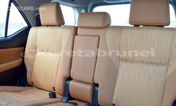 Buy Import Toyota Fortuner White Car in Import - Dubai in Belait Buy Import Toyota Fortuner White Car in Import - Dubai in Belait