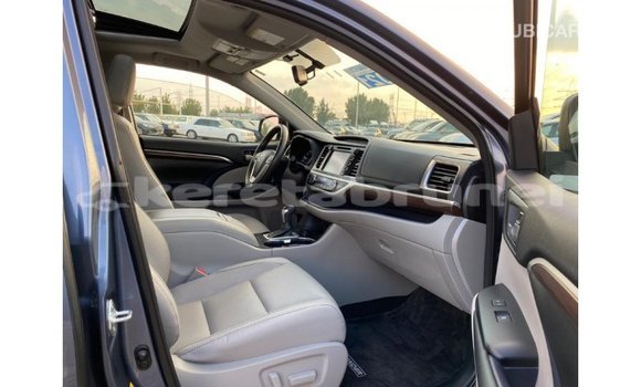 Buy Import Toyota Highlander Blue Car in Import - Dubai in Belait Buy Import Toyota Highlander Blue Car in Import - Dubai in Belait