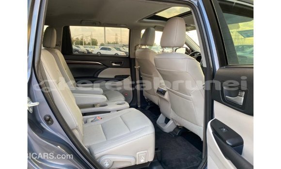 Buy Import Toyota Highlander Blue Car in Import - Dubai in Belait Buy Import Toyota Highlander Blue Car in Import - Dubai in Belait