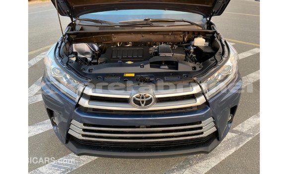 Buy Import Toyota Highlander Blue Car in Import - Dubai in Belait Buy Import Toyota Highlander Blue Car in Import - Dubai in Belait