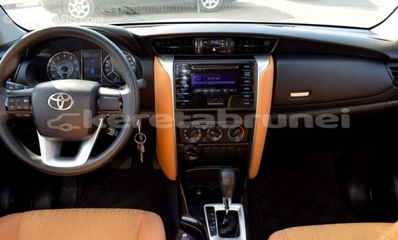 Buy Import Toyota Fortuner Blue Car in Import - Dubai in Belait Buy Import Toyota Fortuner Blue Car in Import - Dubai in Belait