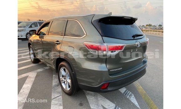 Buy Import Toyota Highlander Green Car in Import - Dubai in Belait Buy Import Toyota Highlander Green Car in Import - Dubai in Belait