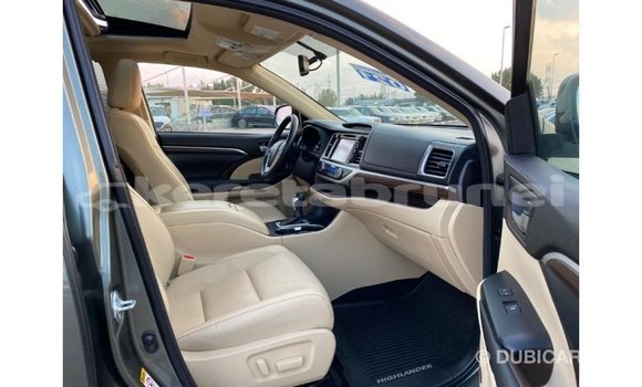 Buy Import Toyota Highlander Green Car in Import - Dubai in Belait Buy Import Toyota Highlander Green Car in Import - Dubai in Belait