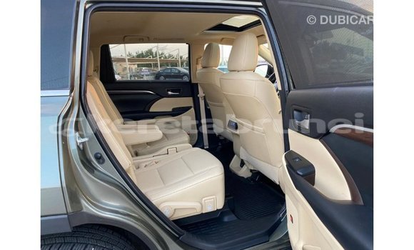 Buy Import Toyota Highlander Green Car in Import - Dubai in Belait Buy Import Toyota Highlander Green Car in Import - Dubai in Belait