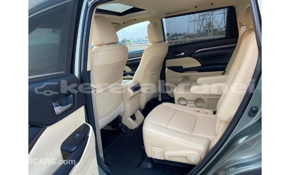 Buy Import Toyota Highlander Green Car in Import - Dubai in Belait Buy Import Toyota Highlander Green Car in Import - Dubai in Belait