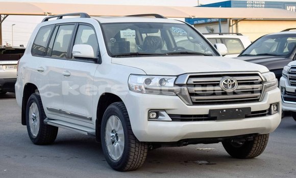 Buy Import Toyota Land Cruiser White Car in Import - Dubai in Belait Buy Import Toyota Land Cruiser White Car in Import - Dubai in Belait