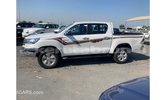 Buy Import Toyota Hilux White Car in Import - Dubai in Belait Buy Import Toyota Hilux White Car in Import - Dubai in Belait