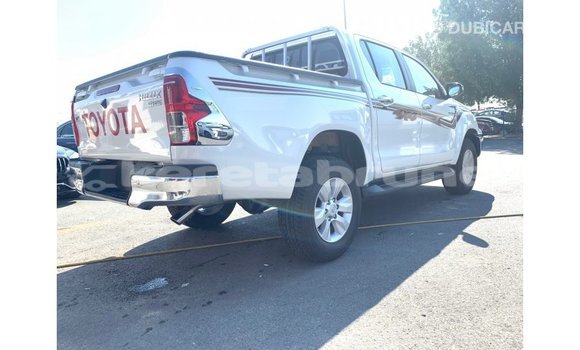 Buy Import Toyota Hilux White Car in Import - Dubai in Belait Buy Import Toyota Hilux White Car in Import - Dubai in Belait