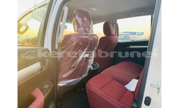 Buy Import Toyota Hilux White Car in Import - Dubai in Belait Buy Import Toyota Hilux White Car in Import - Dubai in Belait