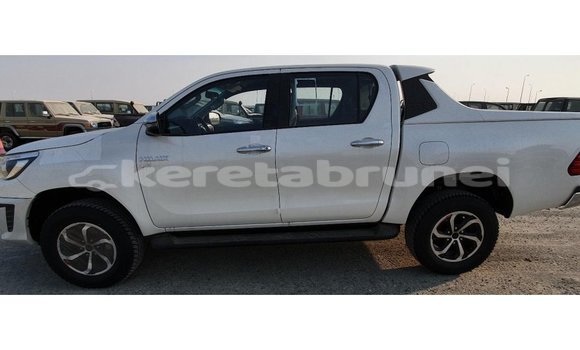 Buy Import Toyota Hilux White Car in Import - Dubai in Belait Buy Import Toyota Hilux White Car in Import - Dubai in Belait
