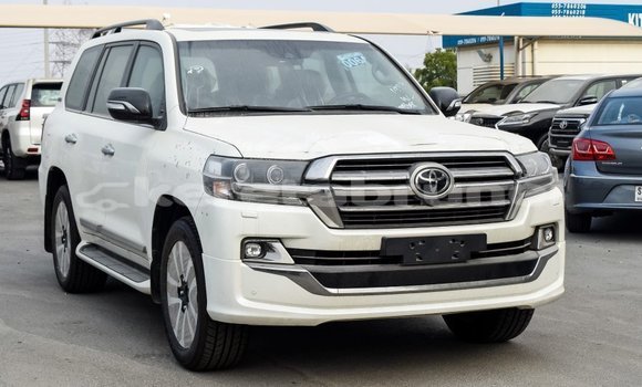 Buy Import Toyota Land Cruiser White Car in Import - Dubai in Belait Buy Import Toyota Land Cruiser White Car in Import - Dubai in Belait