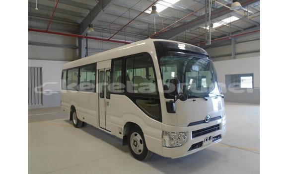 Buy Import Abarth 595 White Car in Import - Dubai in Belait