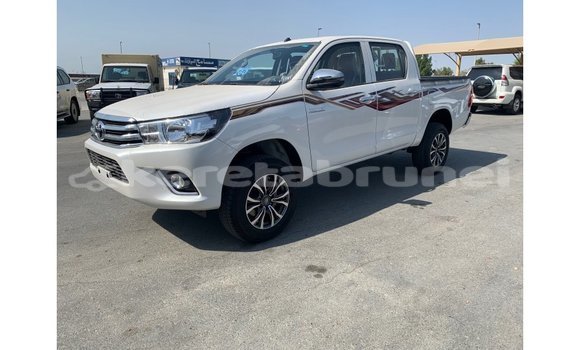 Buy Import Toyota Hilux White Car in Import - Dubai in Belait Buy Import Toyota Hilux White Car in Import - Dubai in Belait