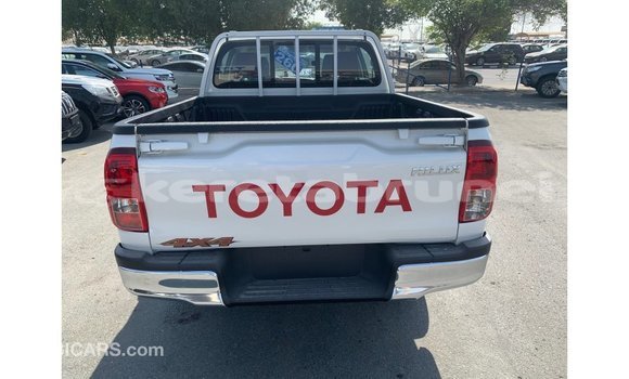 Buy Import Toyota Hilux White Car in Import - Dubai in Belait Buy Import Toyota Hilux White Car in Import - Dubai in Belait