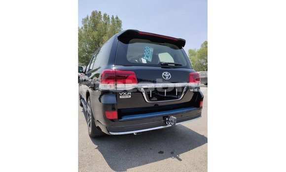 Buy Import Toyota Land Cruiser Red Car in Import - Dubai in Belait Buy Import Toyota Land Cruiser Red Car in Import - Dubai in Belait