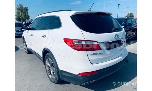 Buy Import Hyundai Santa Fe White Car in Import - Dubai in Belait Buy Import Hyundai Santa Fe White Car in Import - Dubai in Belait