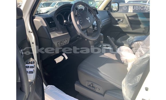 Buy Import Mitsubishi Pajero White Car in Import - Dubai in Belait Buy Import Mitsubishi Pajero White Car in Import - Dubai in Belait