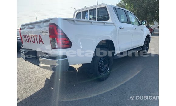 Buy Import Toyota Hilux White Car in Import - Dubai in Belait Buy Import Toyota Hilux White Car in Import - Dubai in Belait