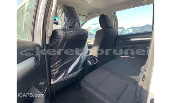 Buy Import Toyota Hilux White Car in Import - Dubai in Belait Buy Import Toyota Hilux White Car in Import - Dubai in Belait