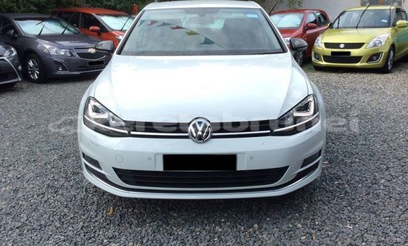 Buy Used Volkswagen Golf White Car in Bandar Seri Begawan in Brunei-Muara