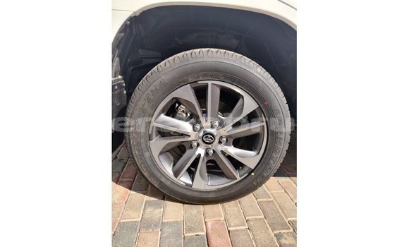 Buy Import Toyota Land Cruiser White Car in Import - Dubai in Belait Buy Import Toyota Land Cruiser White Car in Import - Dubai in Belait