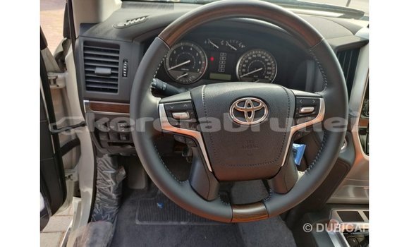 Buy Import Toyota Land Cruiser White Car in Import - Dubai in Belait Buy Import Toyota Land Cruiser White Car in Import - Dubai in Belait
