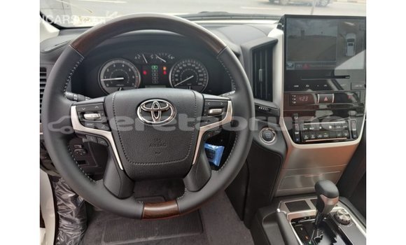 Buy Import Toyota Land Cruiser White Car in Import - Dubai in Belait Buy Import Toyota Land Cruiser White Car in Import - Dubai in Belait