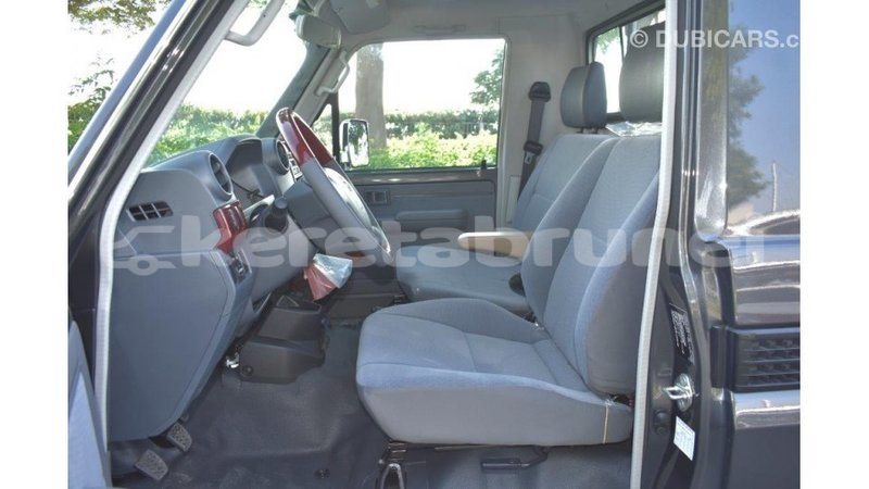 Big with watermark toyota land cruiser belait import dubai 2171