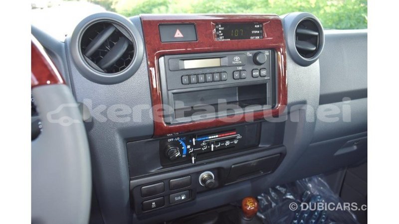 Big with watermark toyota land cruiser belait import dubai 2171