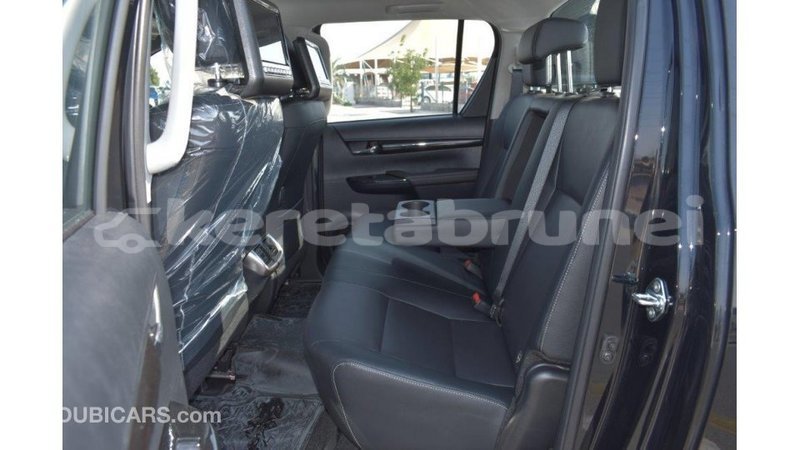 Big with watermark toyota hilux belait import dubai 2172